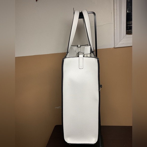 Karl Lagerfeld White Tote with Illustrated Design - Picture 3 of 11